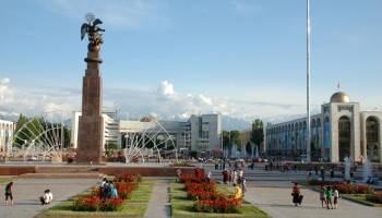 The-main-square-of-Bishkek675